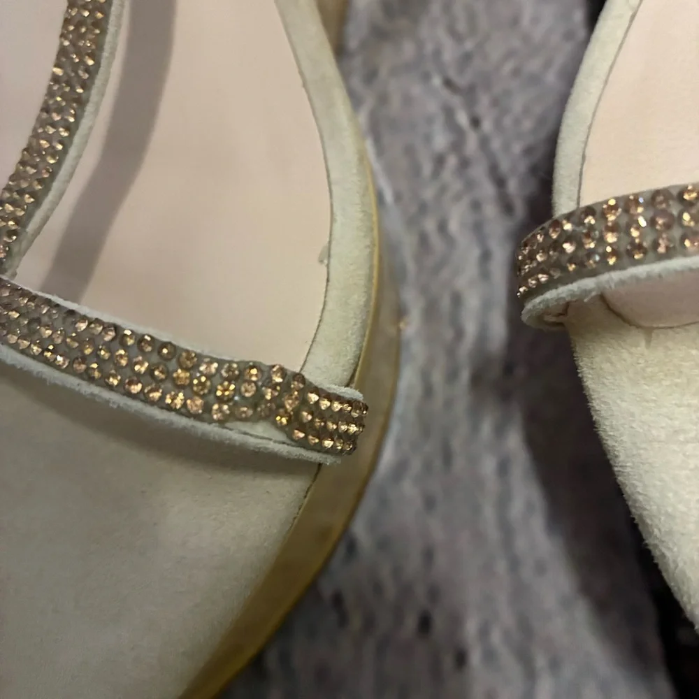 Sacha London Beige Suede Rhinestone Strap Yellow Cream Platform Wedge Sandals 10